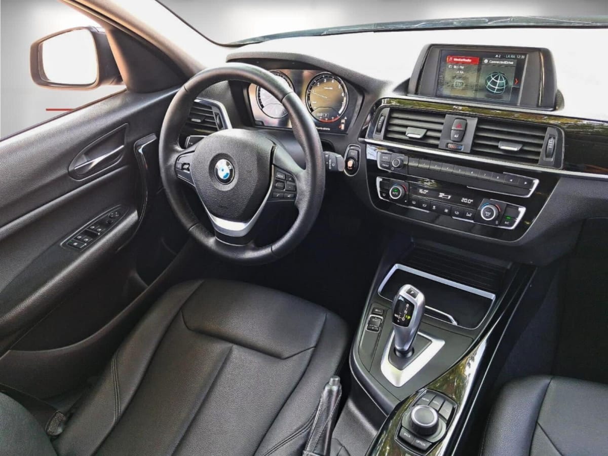2019 BMW 118 1.5 Negro - Miniatura 5