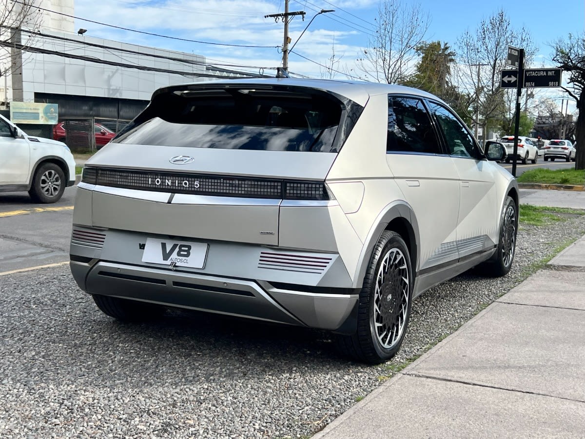 2023 Hyundai IONIQ 5 Gris - Miniatura 4