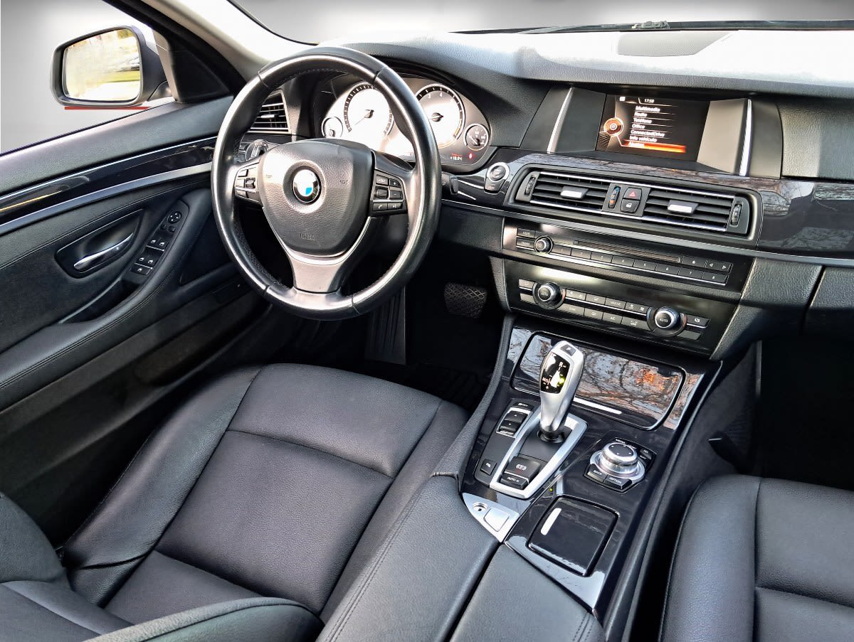 2015 BMW 520 I Gris - Miniatura 5