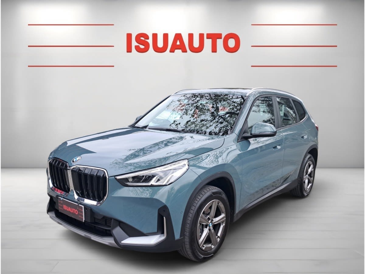 2025 BMW X1 SDRIVE Verde - Miniatura 3