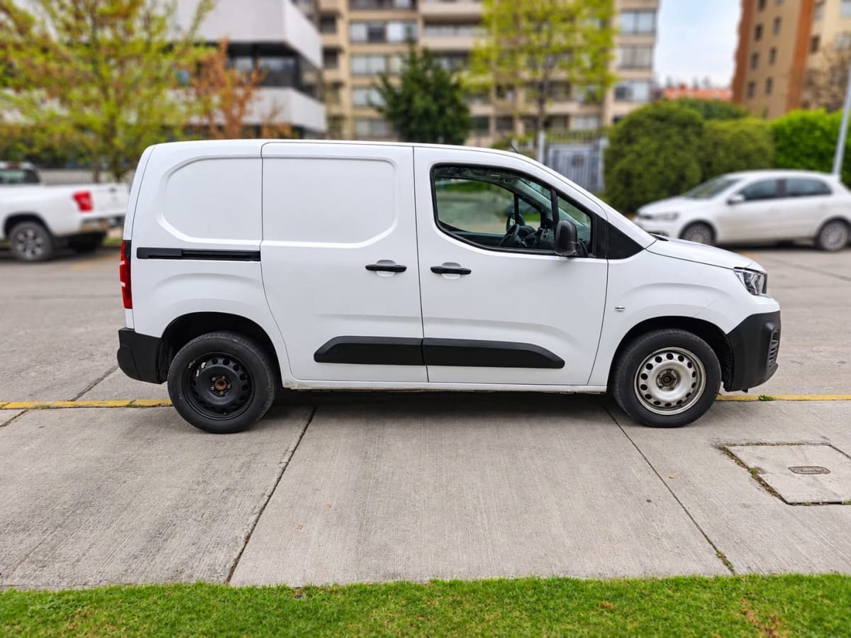 2023 Peugeot Partner Blanco - Miniatura 3
