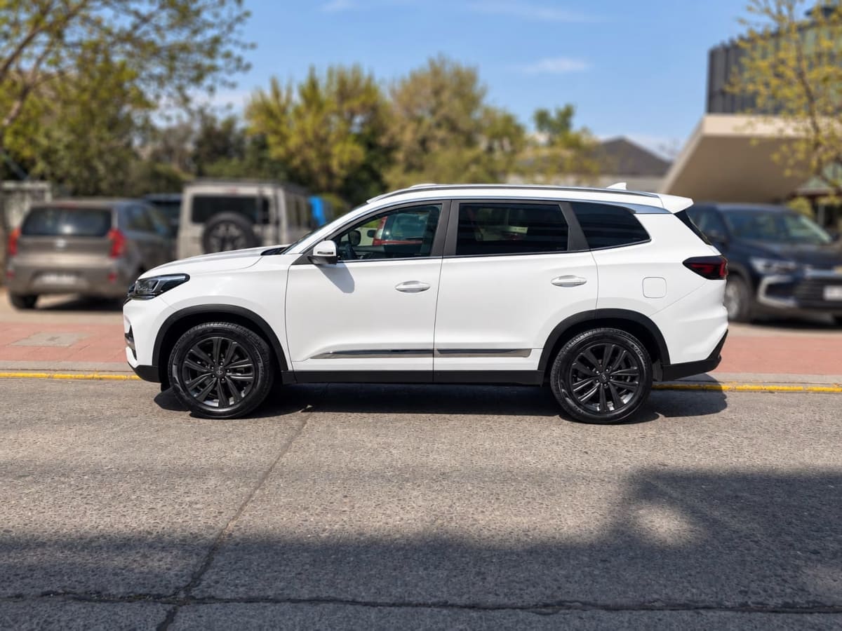 2023 Chery Tiggo 8 GLX Blanco - Miniatura 3