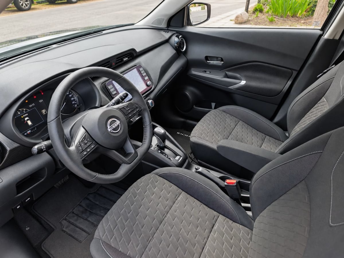 2024 Nissan Kicks Gris - Miniatura 6
