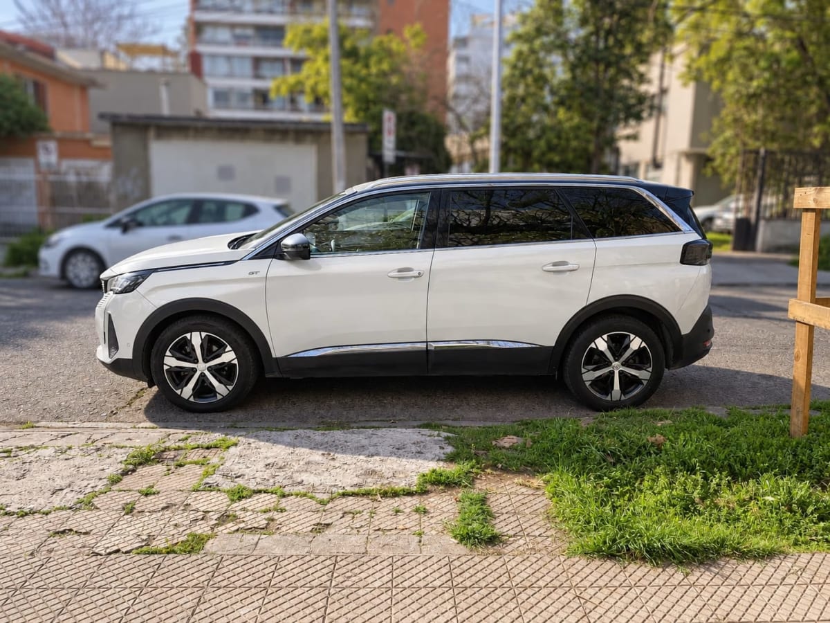 2023 Peugeot 5008 BlueHDi Blanco - Miniatura 10