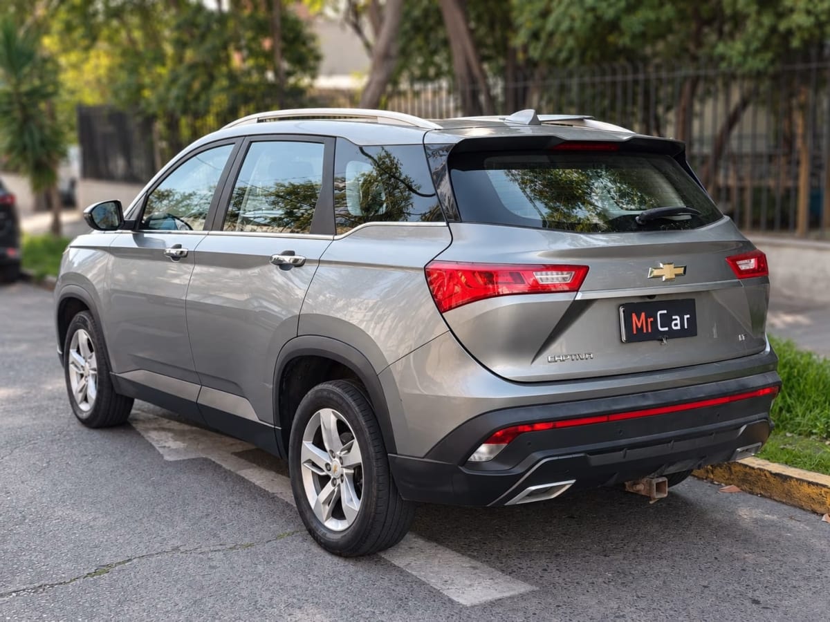 2021 Chevrolet Captiva Gris - Miniatura 3