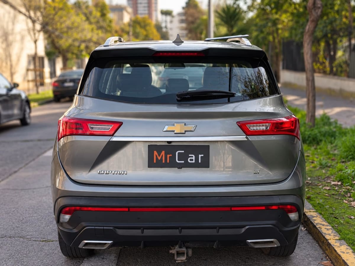 2021 Chevrolet Captiva Gris - Miniatura 4