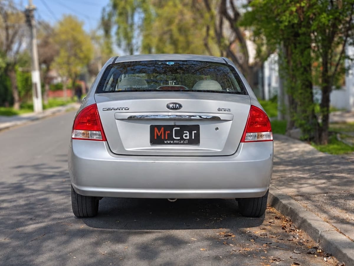 2008 Kia Cerato Plata - Miniatura 5