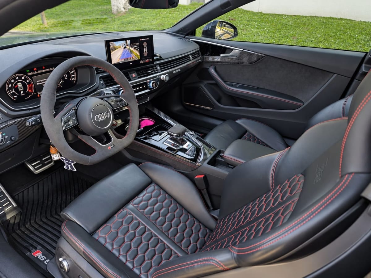 2024 Audi Rs5 Coupé Gris - Miniatura 6