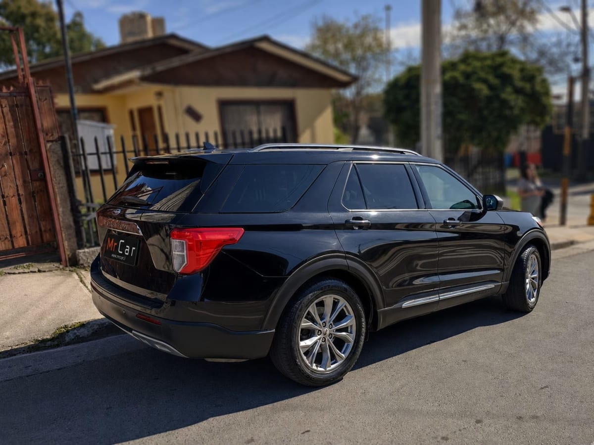 2021 Ford Explorer Negro - Miniatura 4