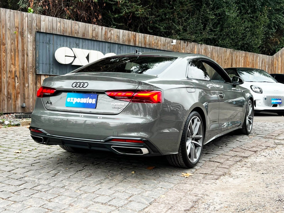 2024 Audi A5 COUPE Gris - Miniatura 4
