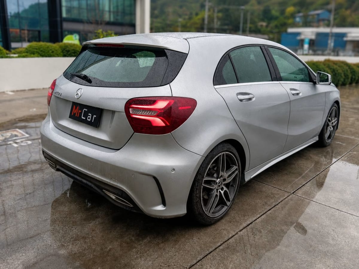 2019 Mercedes-Benz A200 D Gris - Miniatura 4