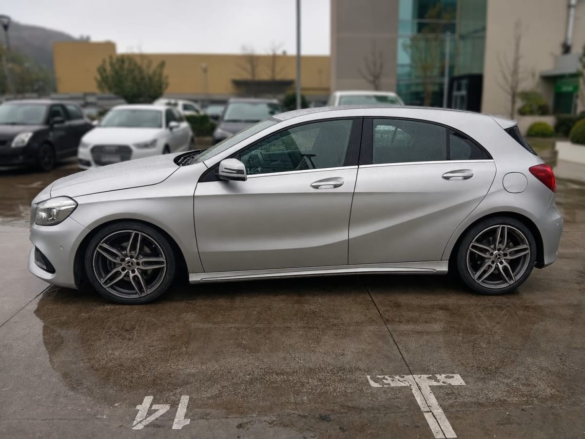 2019 Mercedes-Benz A200 D Gris - Miniatura 10