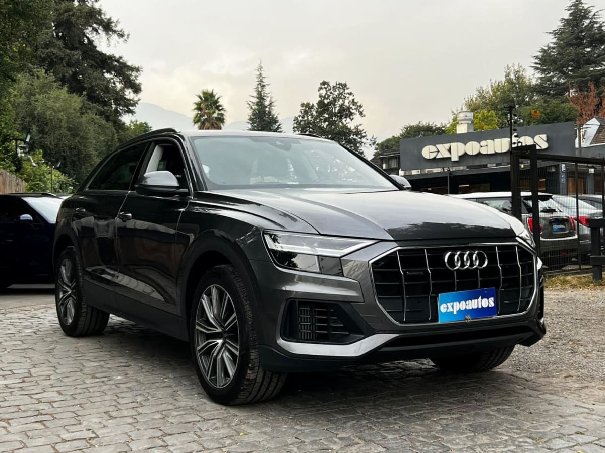 2024 AUDI Q8 55 Gris - Imagen 1