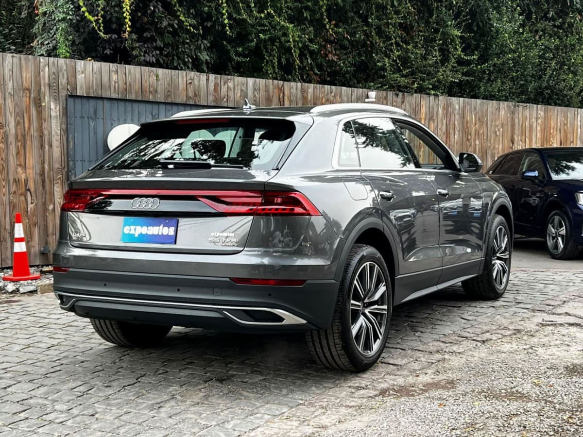 2024 AUDI Q8 55 Gris - Miniatura 4