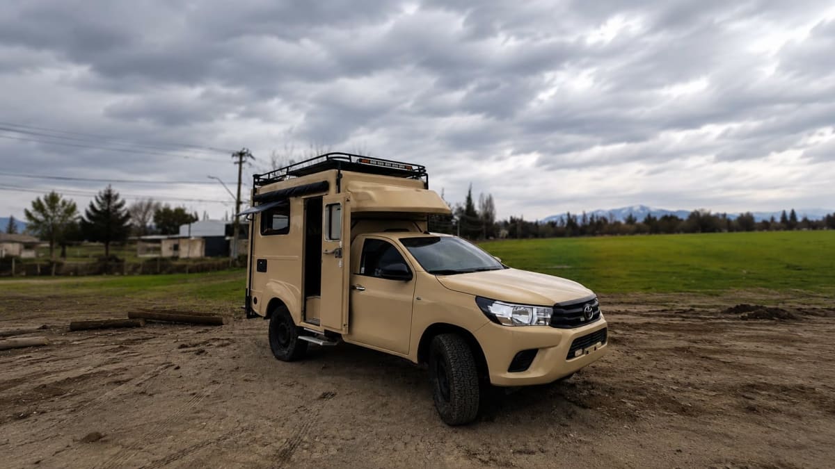 2018 Toyota Hilux Blanco - Miniatura 5