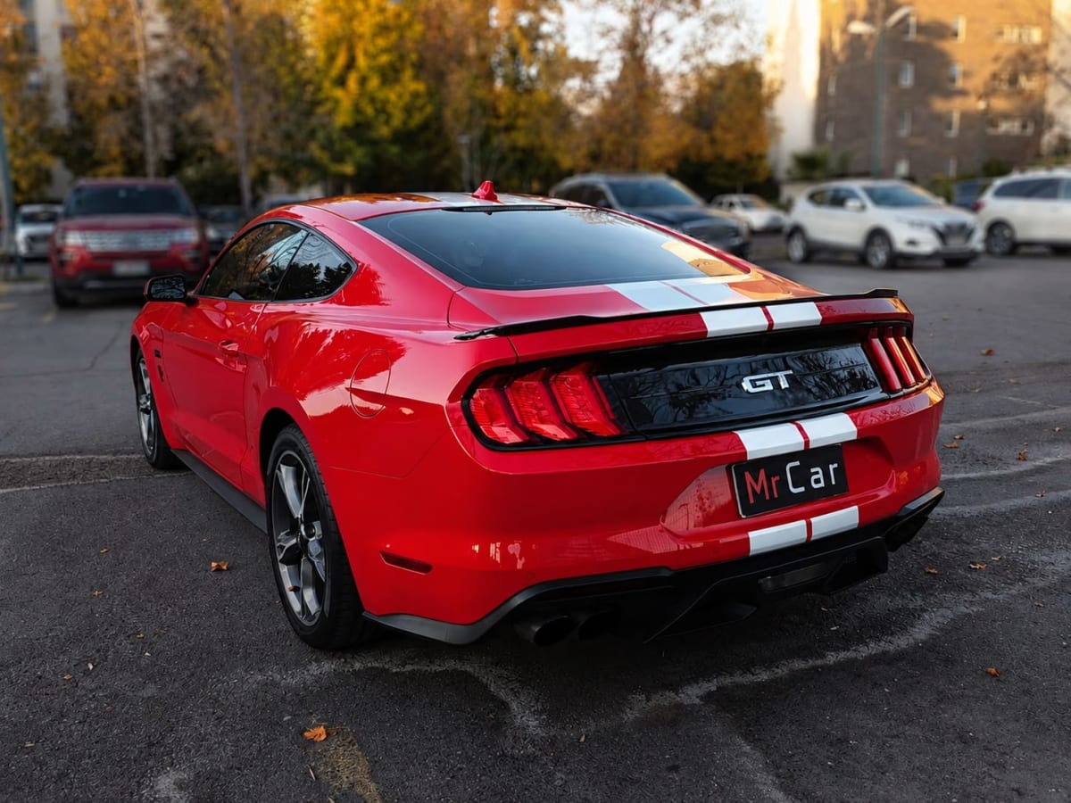 2022 Ford Mustang 5.0 Rojo - Miniatura 4