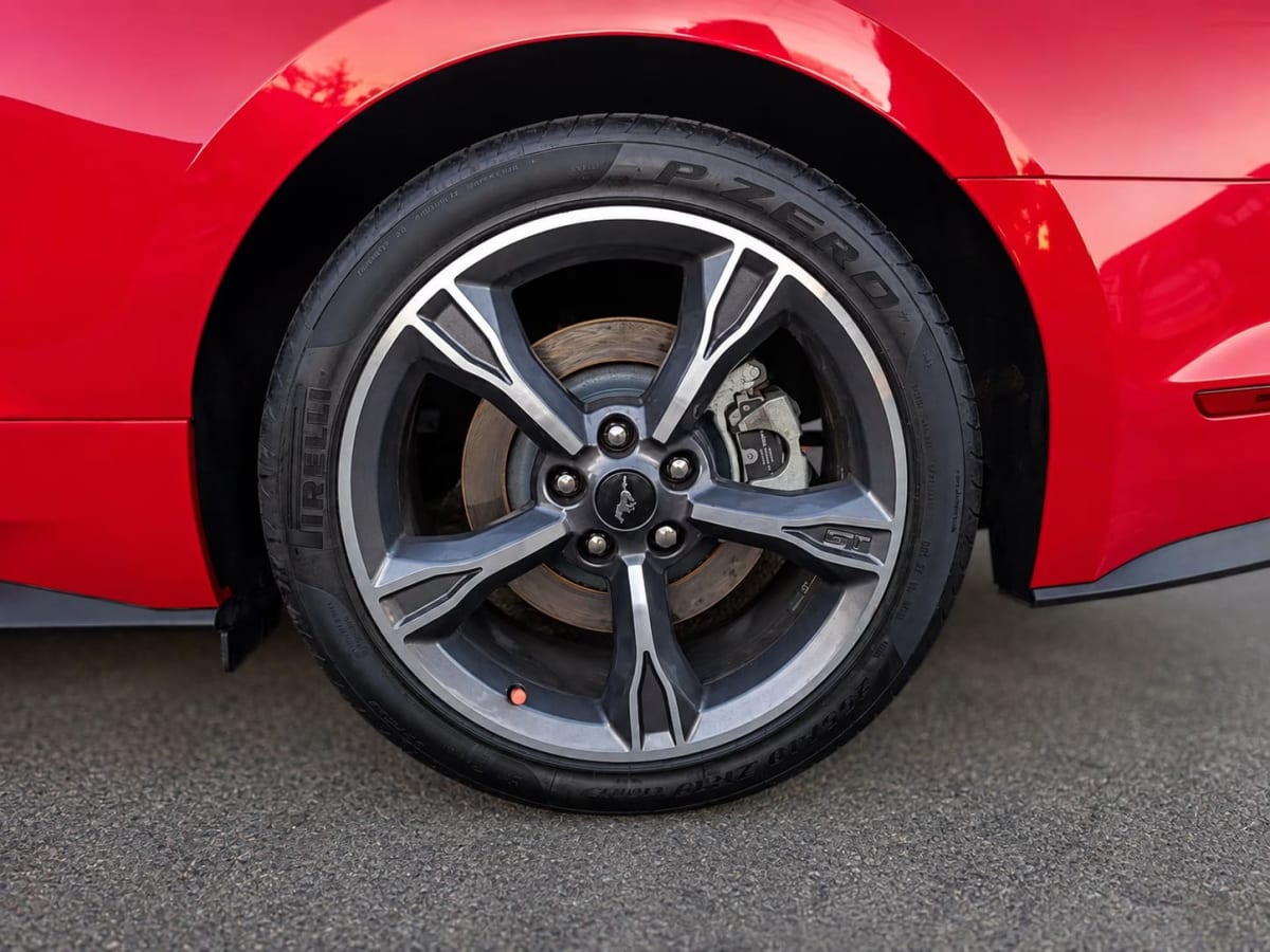 2022 Ford Mustang 5.0 Rojo - Miniatura 9