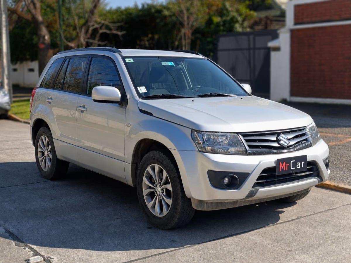 2018 Suzuki Grand Nomade GLX Plata - Miniatura 9