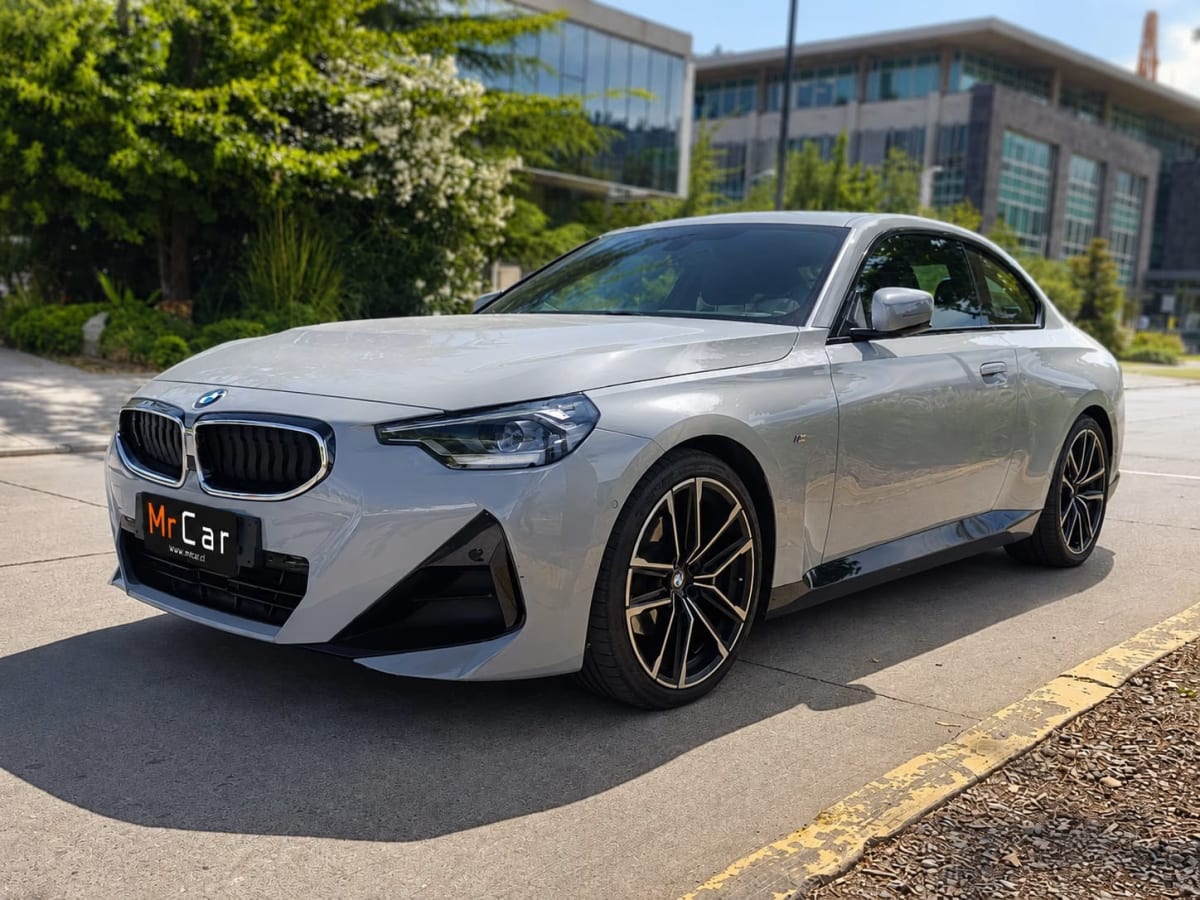 2024 BMW 220 Sport Gris - Miniatura 2