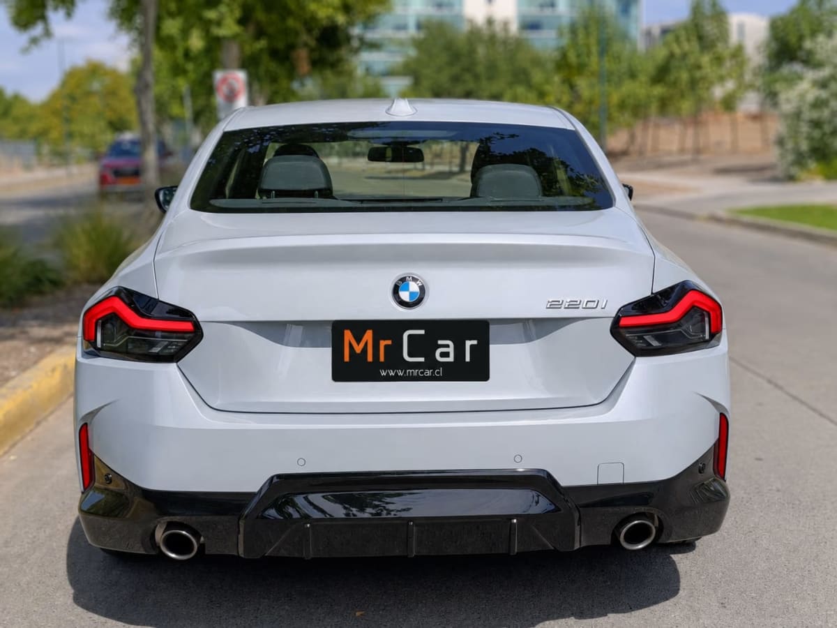 2024 BMW 220 Sport Gris - Miniatura 5
