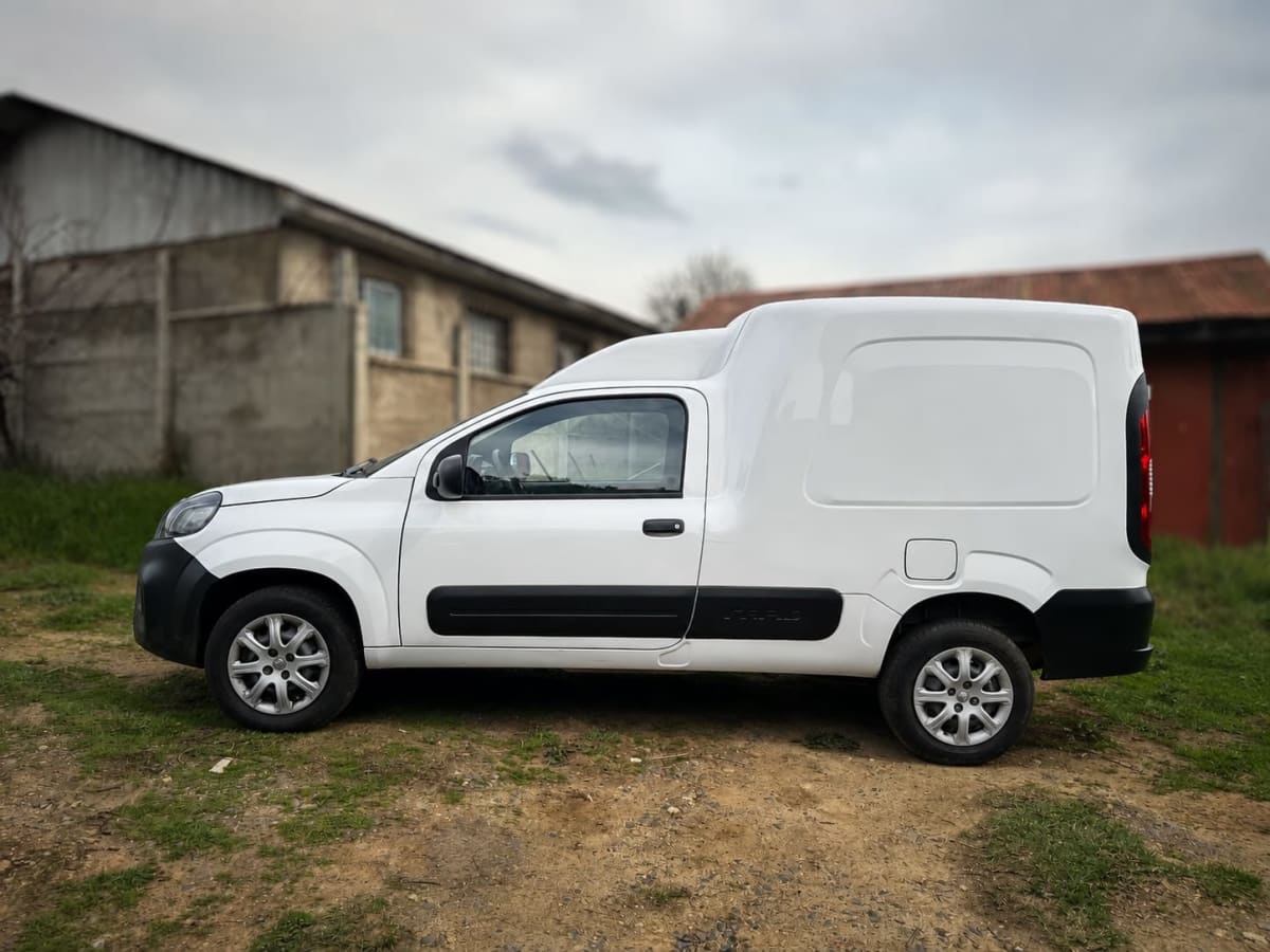 2024 Ram V700 Blanco - Miniatura 3