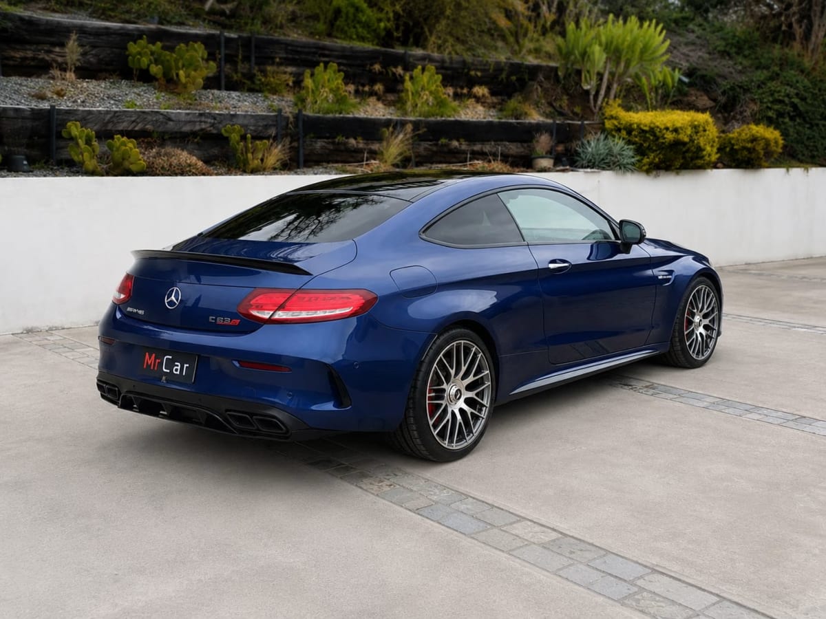 2017 Mercedes-Benz C63 AMG Azul - Miniatura 4