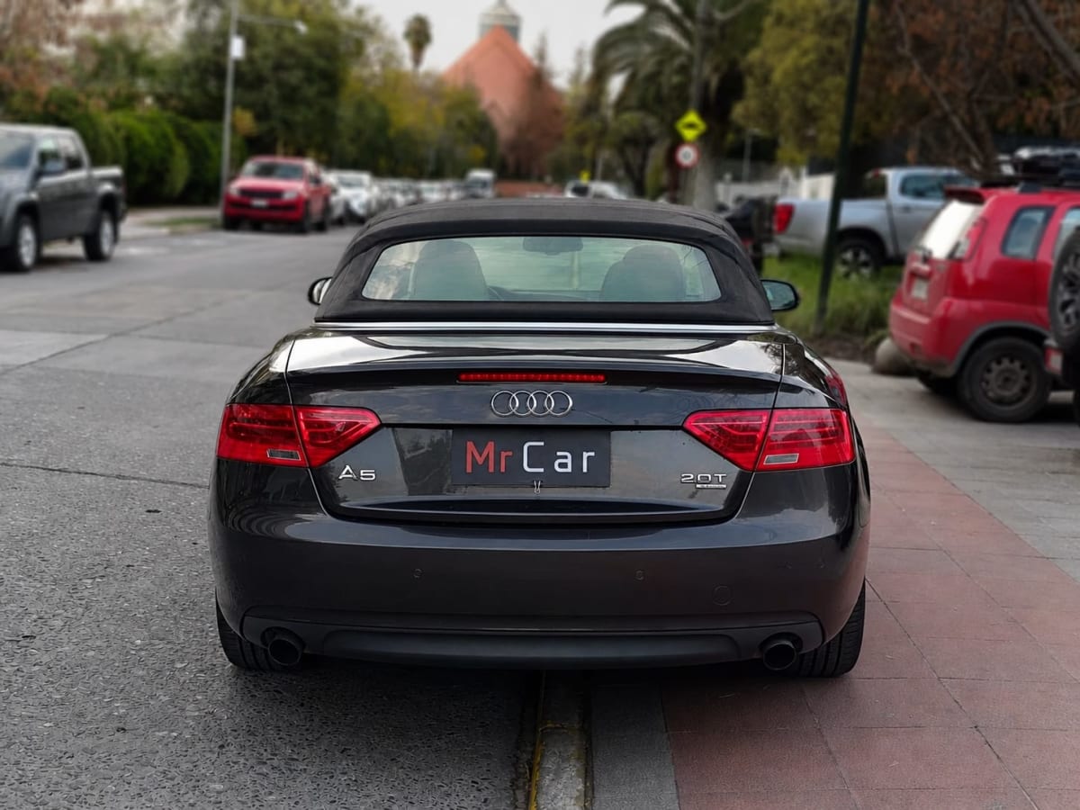 2014 Audi A5 Gris - Miniatura 5