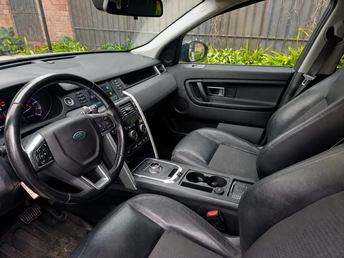 2015 Land Rover Discovery Gris - Miniatura 6