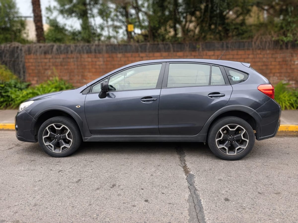 2015 Subaru XV Gris - Miniatura 3