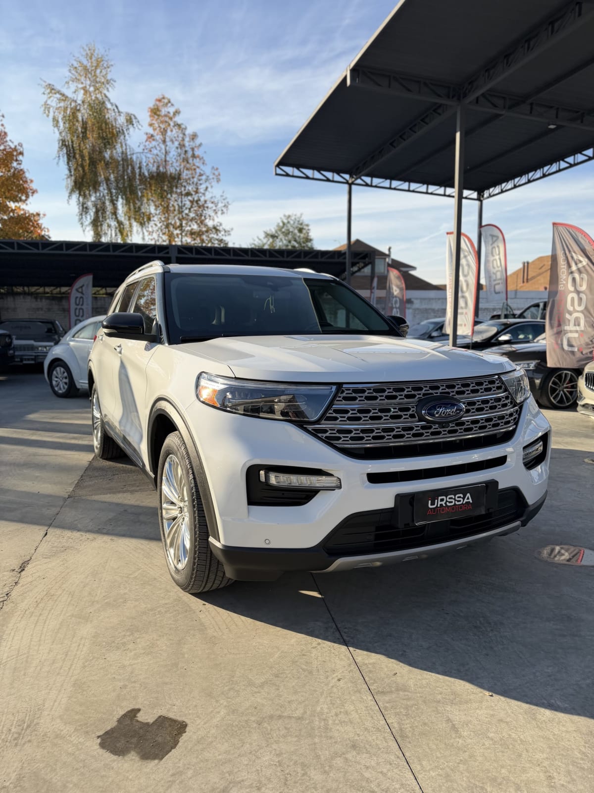 2022 Ford Explorer Limited - Miniatura 3