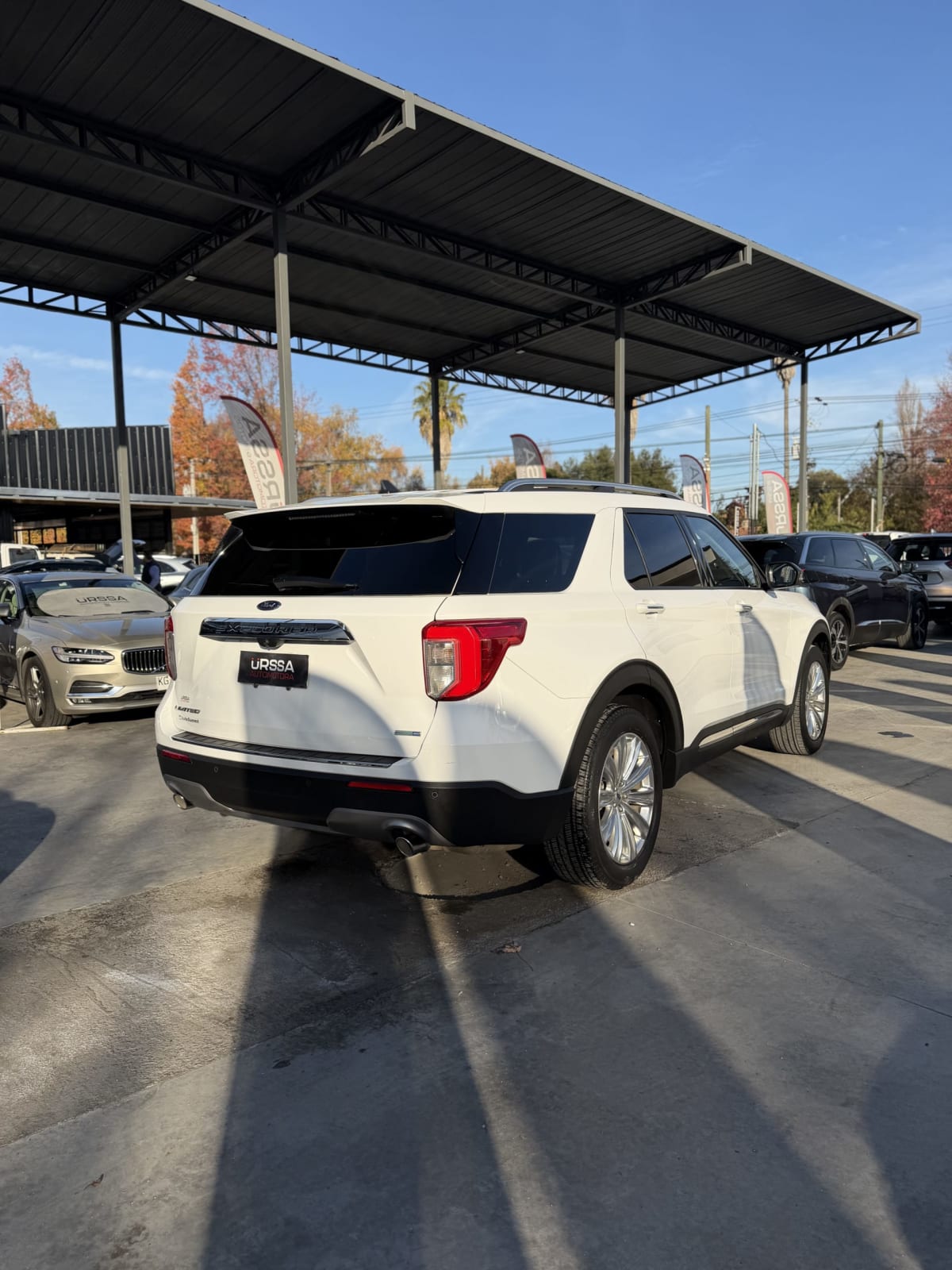 2022 Ford Explorer Limited - Miniatura 4