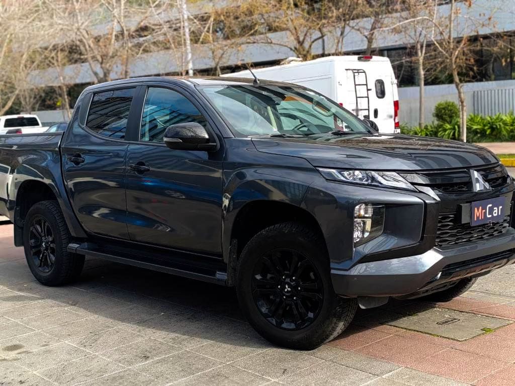 2024 Mitsubishi L200 Gris - Miniatura 10