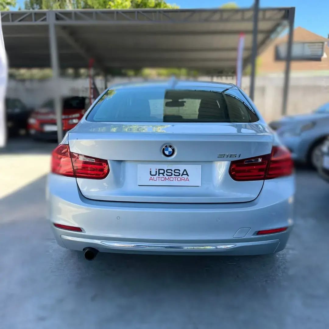 2014 BMW 316i Luxury Plata - Miniatura 3