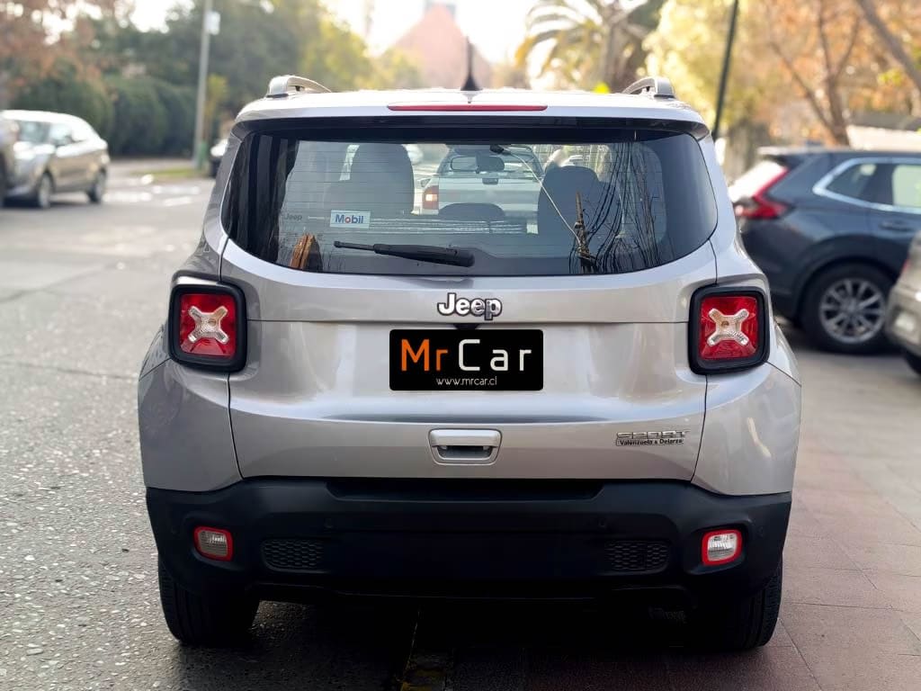 2022 Jeep Renegade LX Plata - Miniatura 5
