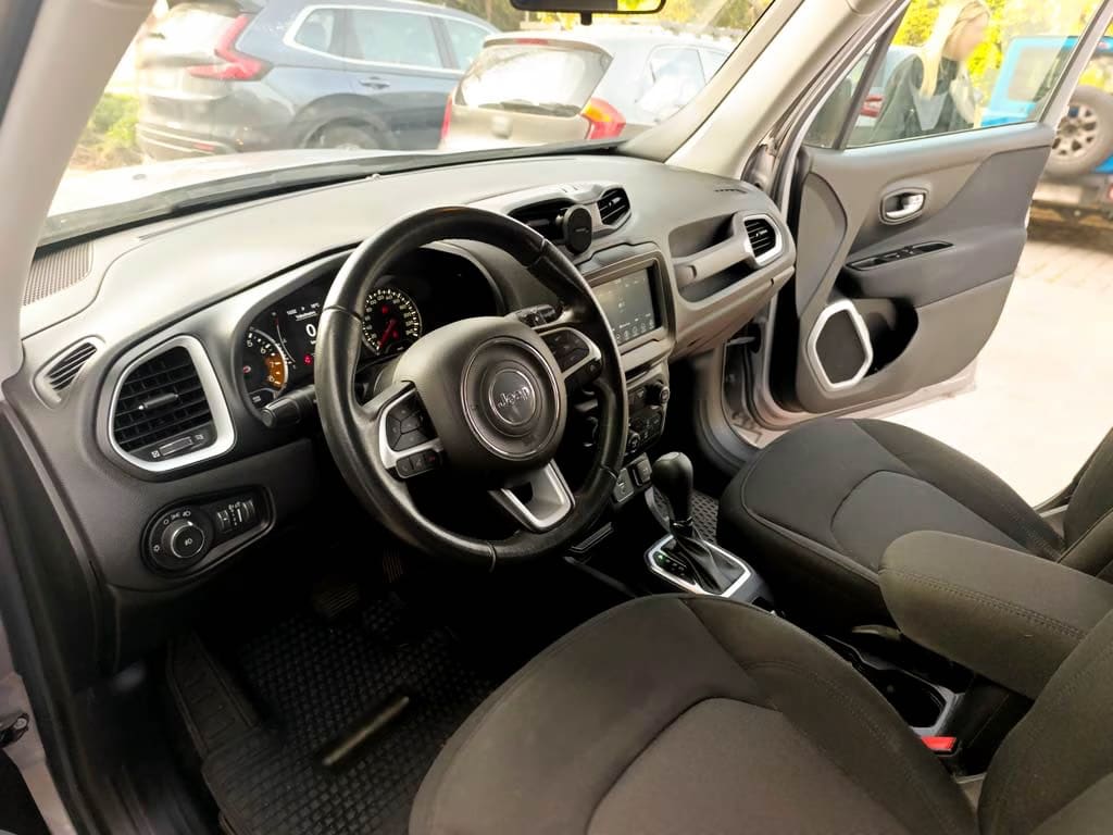 2022 Jeep Renegade LX Plata - Miniatura 6
