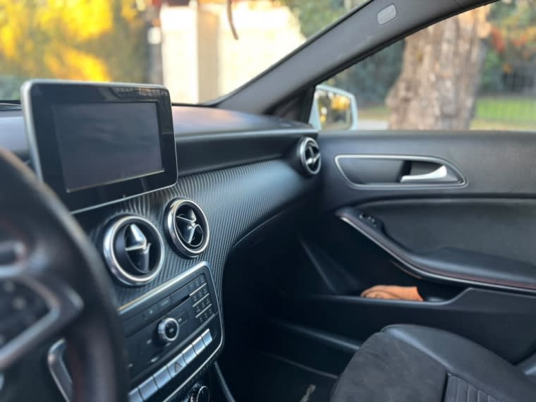 2018 Mercedes-Benz A 200 2.1 - Miniatura 8
