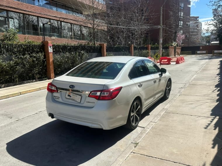 2016 Subaru Legacy 2.5i - Miniatura 3