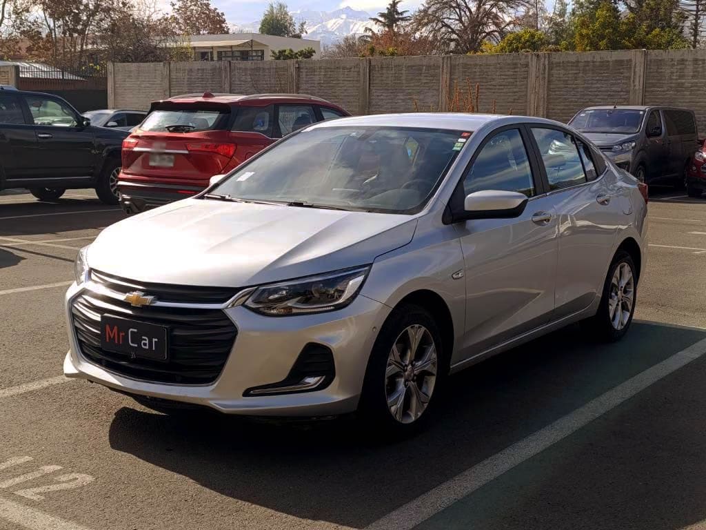 2022 Chevrolet Onix Plata - Miniatura 2