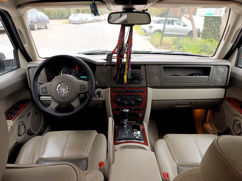 2007 Jeep Comander Gris - Miniatura 8