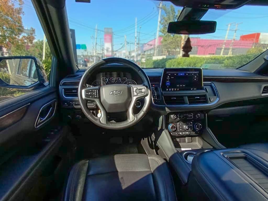 2021 Chevrolet Suburban Z71 Negro - Miniatura 8