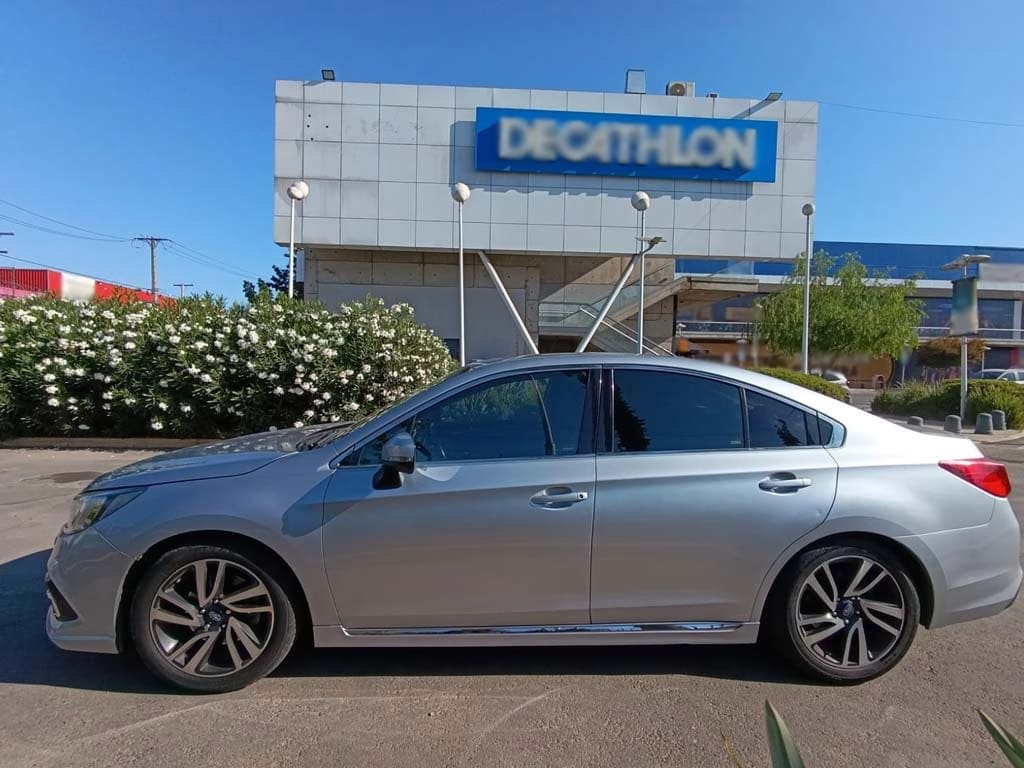 2019 Subaru Legacy Plata - Miniatura 3