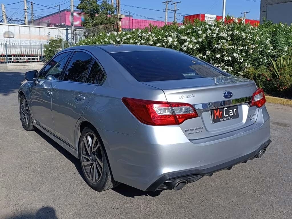 2019 Subaru Legacy Plata - Miniatura 4
