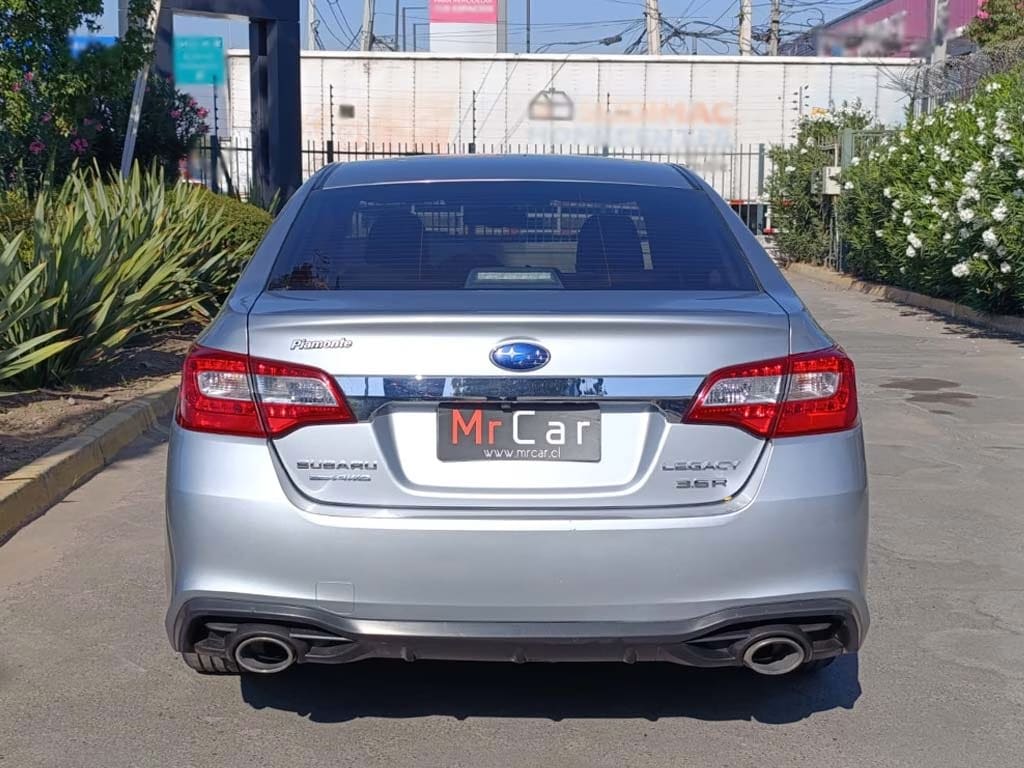 2019 Subaru Legacy Plata - Miniatura 5