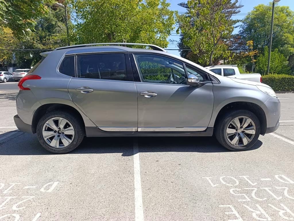2016 Peugeot 2008 Gris - Miniatura 10