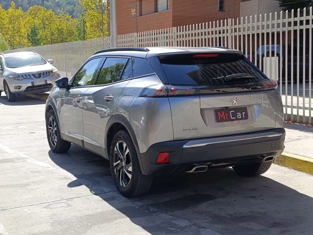 2023 Peugeot 2008 Gris - Miniatura 4