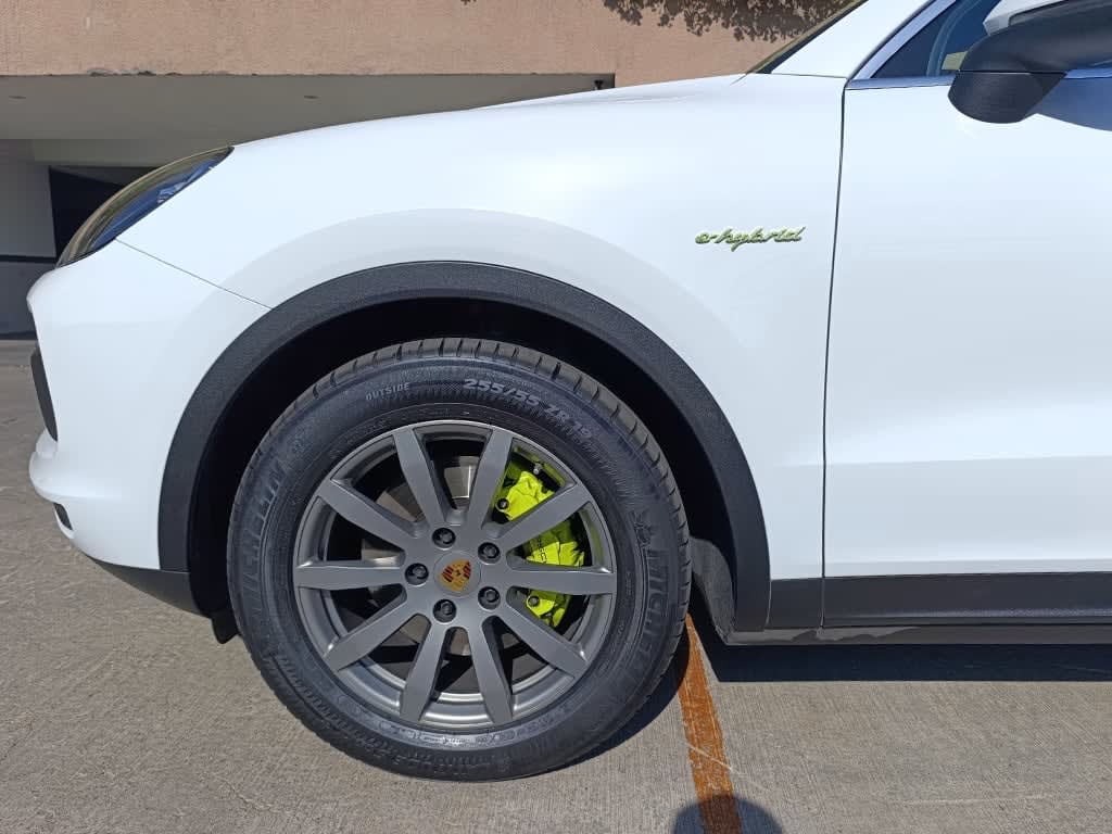2020 Porsche Cayenne Hibrid Blanco - Miniatura 9