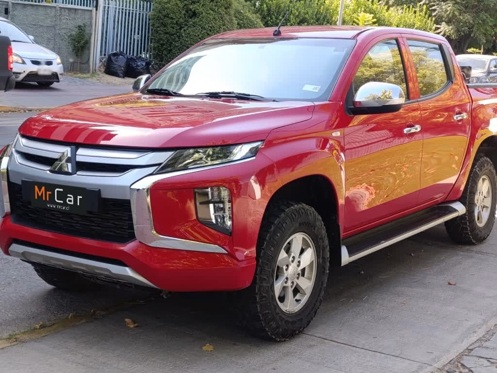 2024 Mitsubishi L200 CRT Rojo - Miniatura 2