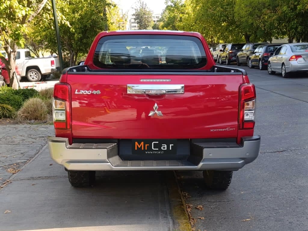 2024 Mitsubishi L200 CRT Rojo - Miniatura 5