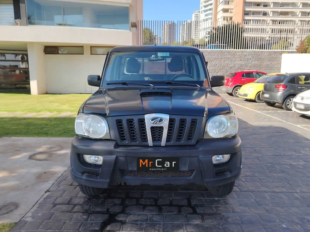 2015 Mahindra PIK UP 4x2 Negro - Imagen 1