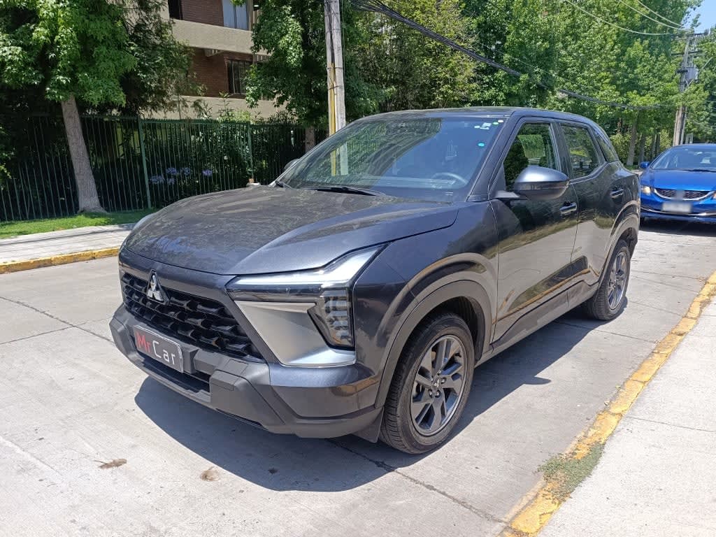 2025 Mitsubishi Outlander GL Gris - Miniatura 2